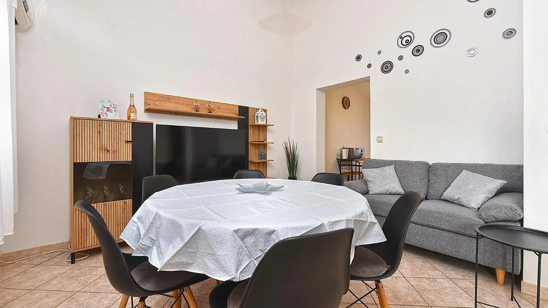Apartments Miranda 1858 파자나