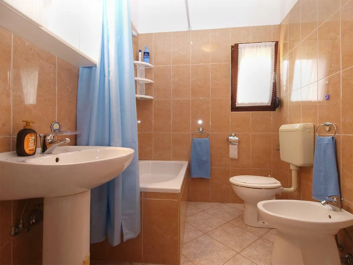 Apartments Miranda 1858 파자나