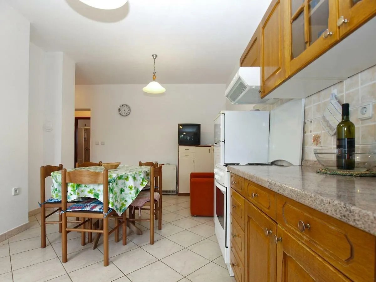 Apartments Miranda 1858 파자나